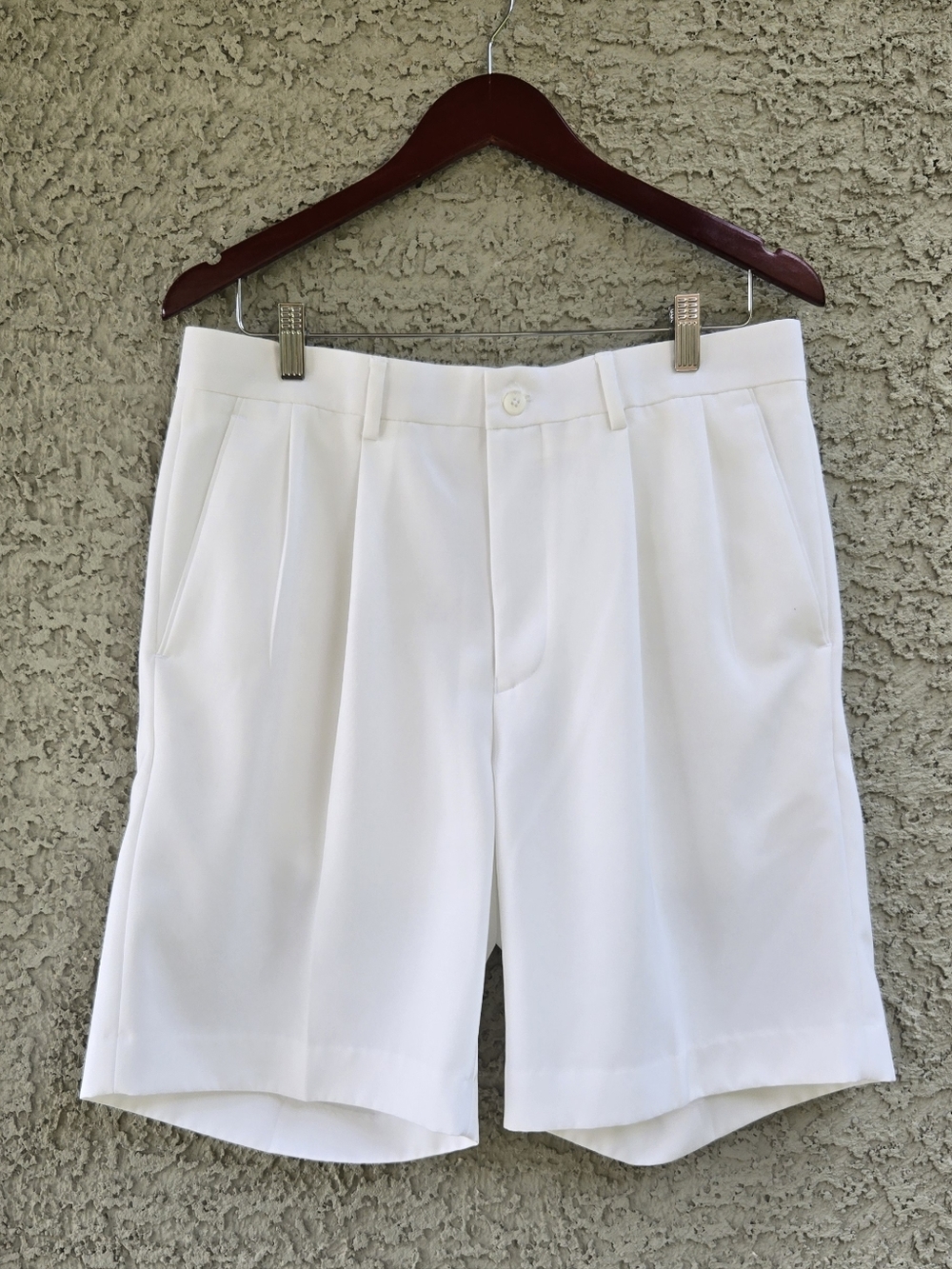 Alan Flusser Men's White Pleated Golf Shorts